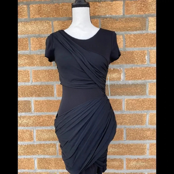 Alice and Olivia Short Sleeve Goddess Dress small - Picture 2 of 11